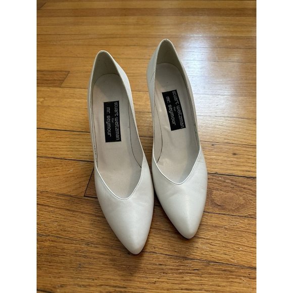 Vintage Stuart Weitzman White almond toe pumps - Picture 1 of 9